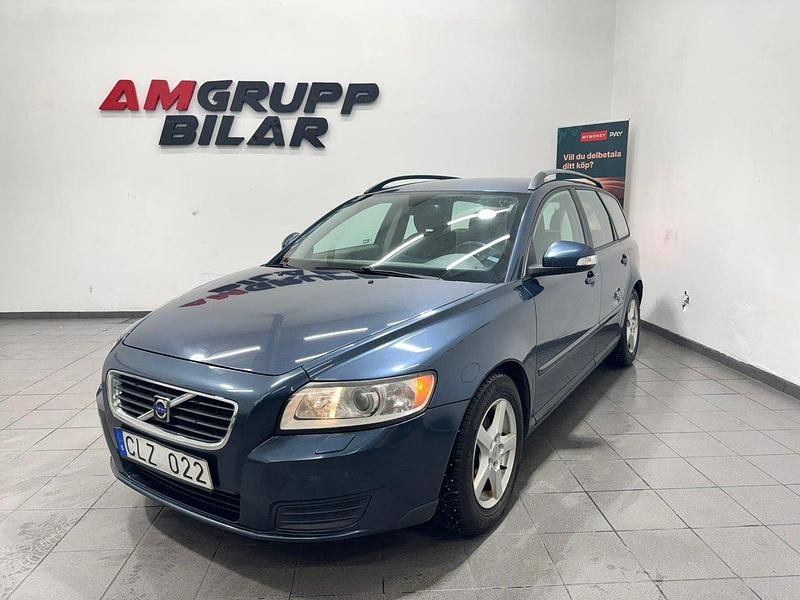 Blå Begagnad 2010 Volvo V50 Kinetic Kombi | 44 900 kr (Marknadspris) - Bild 1/4