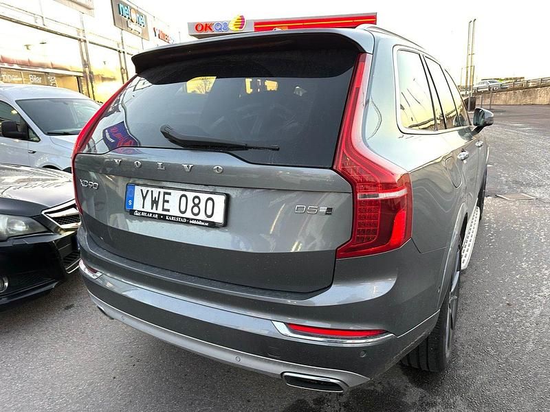 Grå Begagnad 2017 Volvo XC90 Inscription SUV | 448 500 kr (Lite dyr) - Bild 1/4