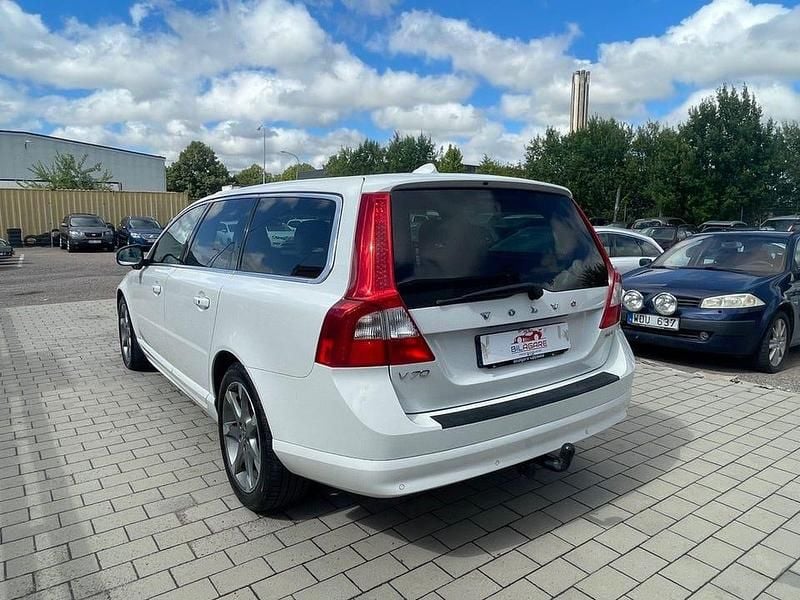 Begagnad Volvo V70 Summum 200 HK (147 kW) 2009 Vit Kombi