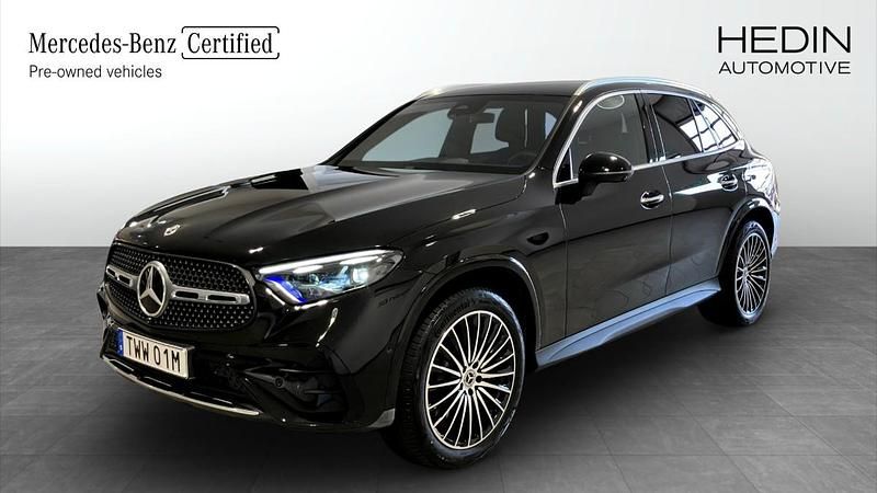 Svart Begagnad 2023 Mercedes GLC300e AMG line SUV | 719 500 kr (Dyr) - Bild 1/4