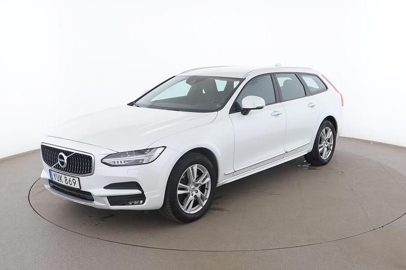 Vit Begagnad 2018 Volvo V90 CC Momentum Kombi | 323 000 kr (Marknadspris) - Bild 1/4