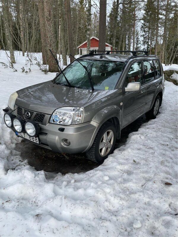 Silver Begagnad 2006 Nissan X-Trail SUV | 22 000 kr (Superpris) - Bild 1/4