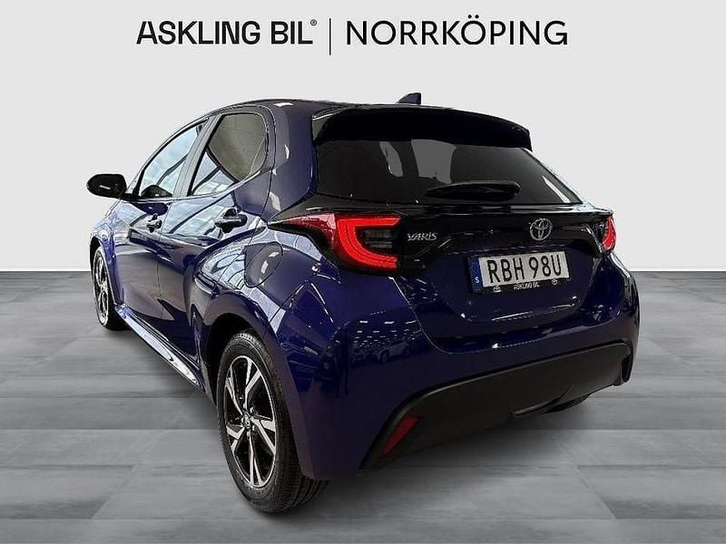 Begagnad Toyota Yaris Hybrid Active 116 HK (85 kW) 2024 Blå Halvkombi