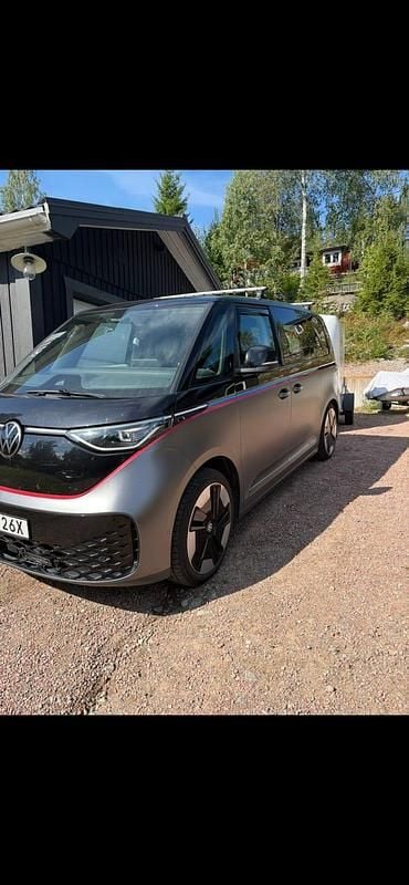 Begagnad VW ID. Buzz 150 kW (204 HK) 2024 Folierad sen ny Minibuss