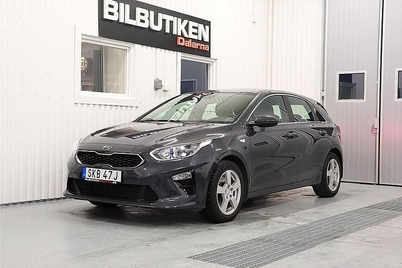 Grå Begagnad 2019 Kia Ceed Halvkombi | 144 500 kr (Bra pris) - Bild 1/4