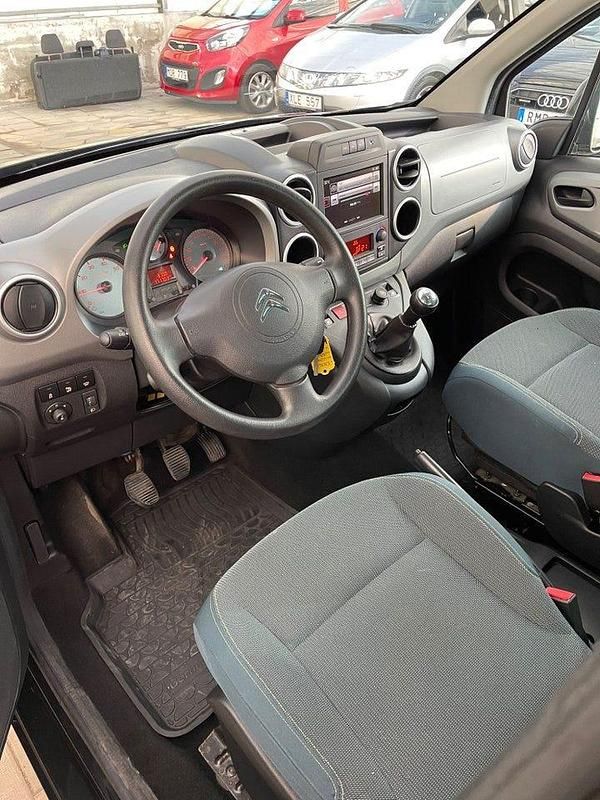 Begagnad Citroën Berlingo PureTech 111 HK (81 kW) 2018 Svart Minibuss