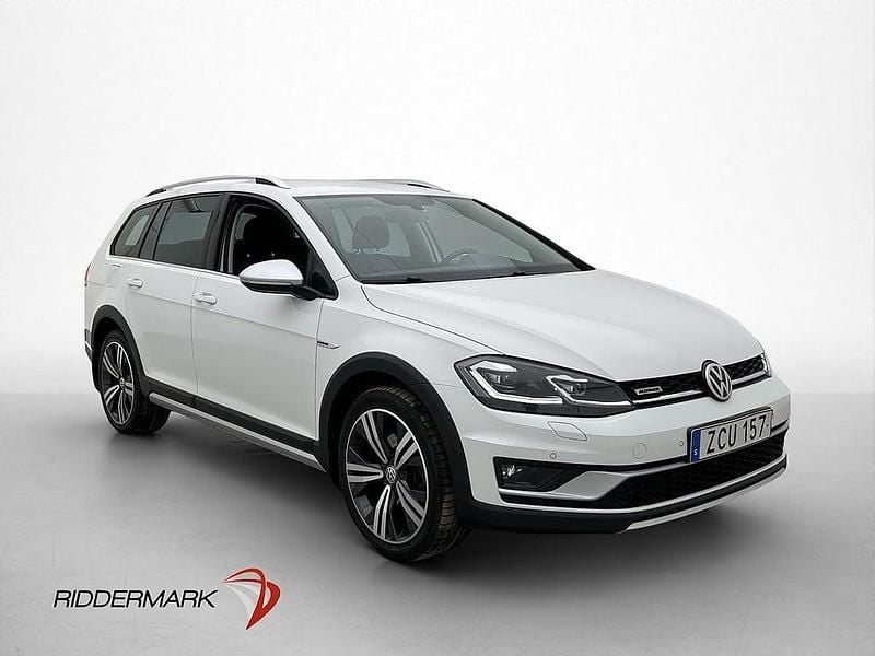 Begagnad VW Golf Alltrack 180 HK (132 kW) 2017 Vit Kombi