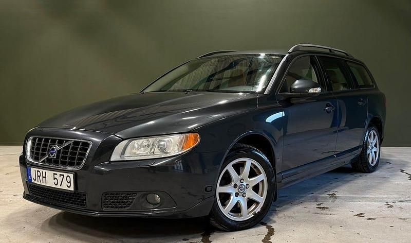 Grå Begagnad 2009 Volvo V70 Momentum Kombi | 59 900 kr (Marknadspris) - Bild 1/4
