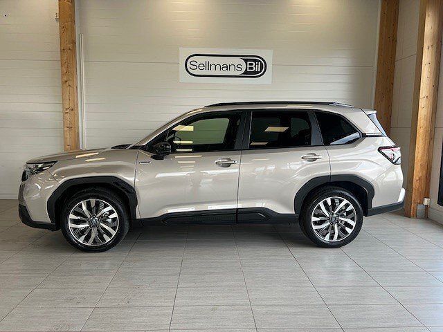 Brun Ny 2024 Subaru Forester SUV | 473 300 kr (Lite dyr) - Bild 1/4