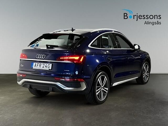 Begagnad Audi Q5 Sportback S-Line 207 HK (152 kW) 2021 Navarrablå metallic SUV