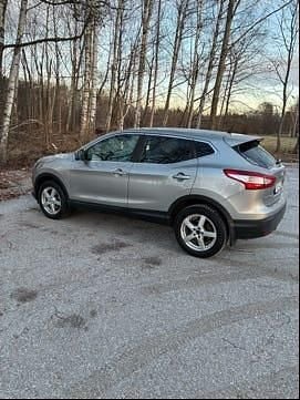 Begagnad 2017 Nissan Qashqai SUV | 99 900 kr (Marknadspris) - Bild 1/4