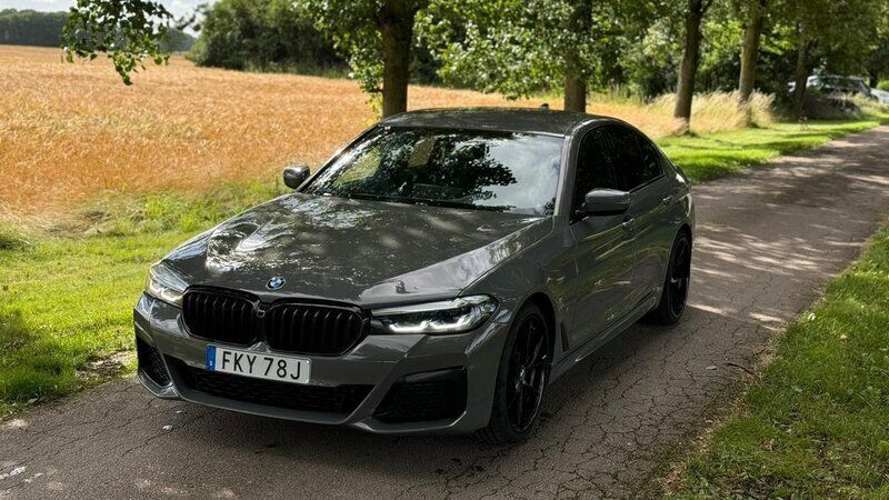 Begagnad BMW 520 M Sport 184 HK (135 kW) 2020 Grå Sedan