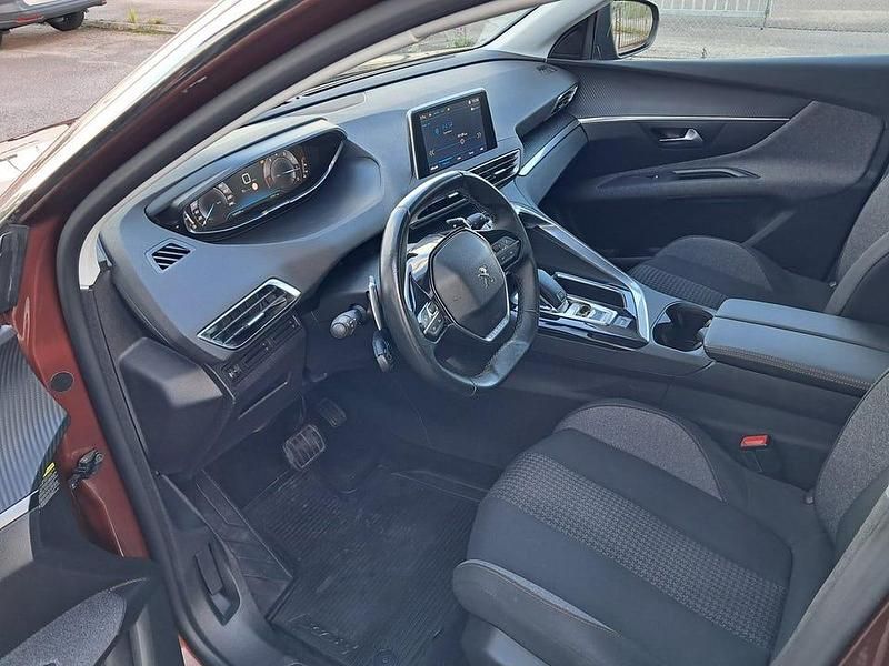Begagnad Peugeot 3008 131 HK (96 kW) 2018 Brunmet SUV