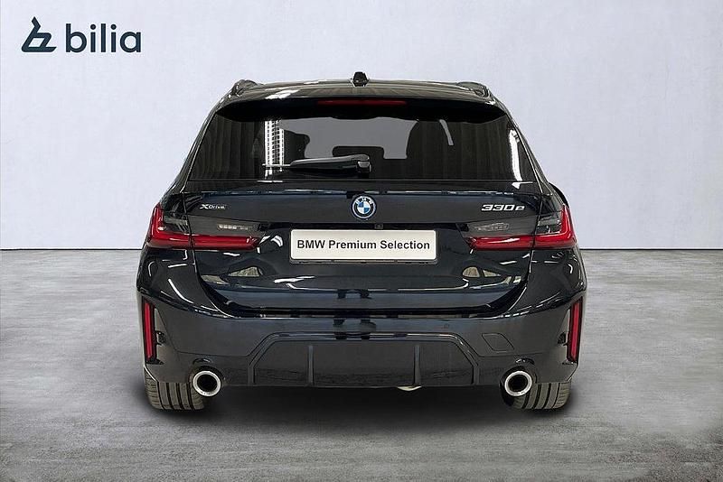 Begagnad BMW 330e M Sport 184 HK (135 kW) 2025 Svart Kombi