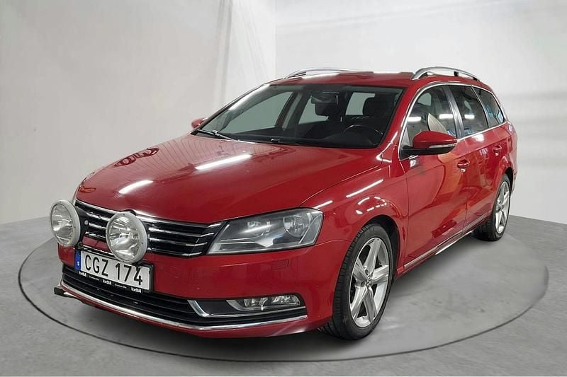 Röd Begagnad 2014 VW Passat GT Kombi | 89 000 kr (Marknadspris) - Bild 1/4