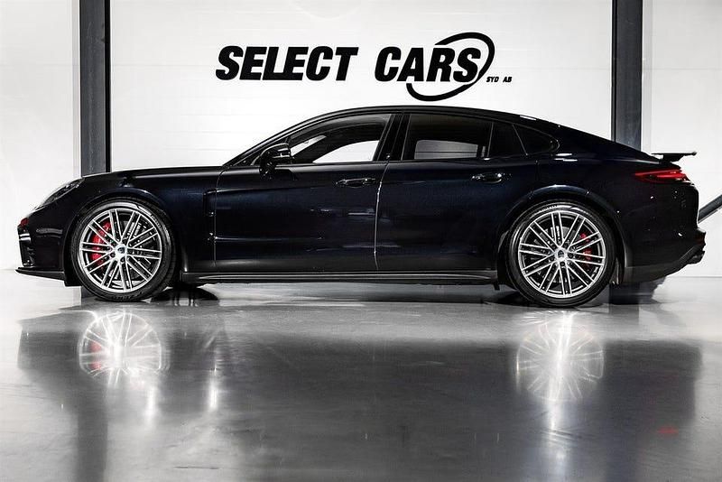 Begagnad Porsche Panamera Turbo Sport 549 HK (403 kW) 2018 Svart Sedan