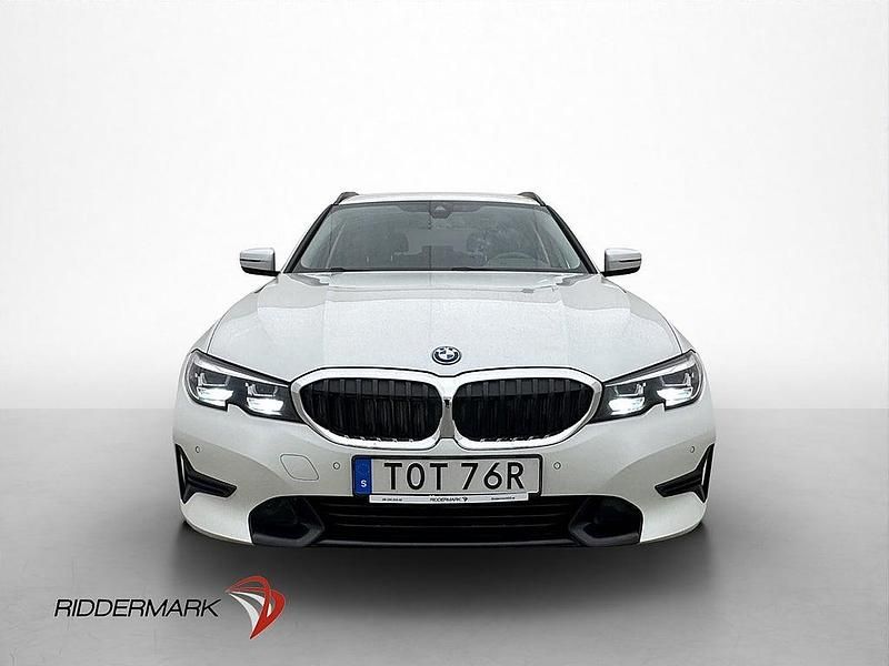 Begagnad BMW 330e Sport Line 184 HK (135 kW) 2021 Vit Kombi