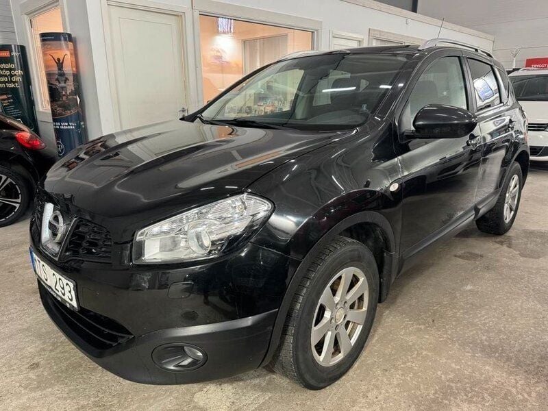 Svart Begagnad 2012 Nissan Qashqai SUV | 69 900 kr (Bra pris) - Bild 1/4