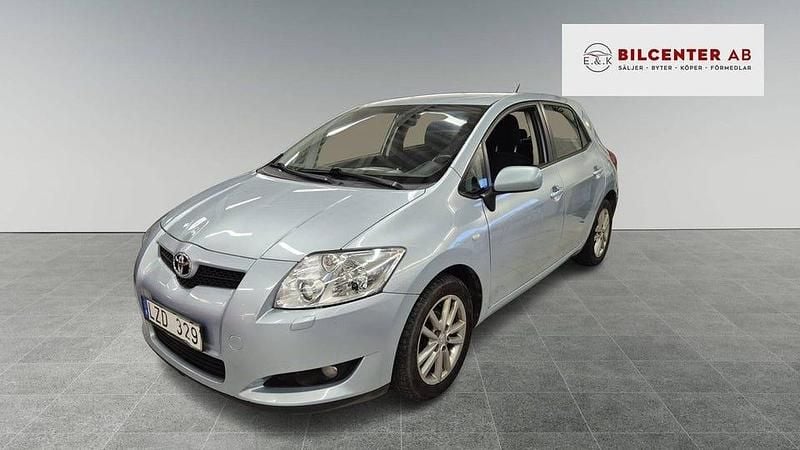Ljusblå Begagnad 2008 Toyota Auris Halvkombi | 42 900 kr (Marknadspris) - Bild 1/4