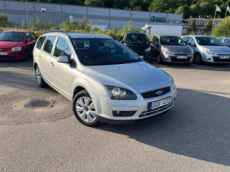 Grå Begagnad 2007 Ford Focus Kombi | 14 900 kr - Bild 1/4