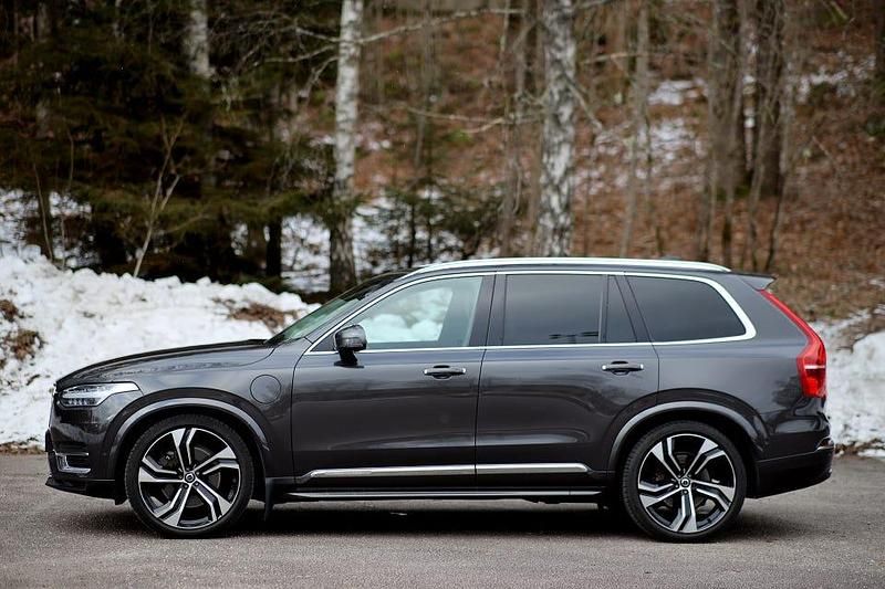 Begagnad Volvo XC90 Ultra 456 HK (335 kW) 2023 Platinium grey SUV