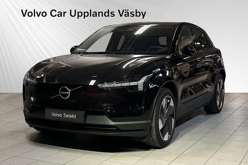 Svart Begagnad 2024 Volvo EX30 Single Motor Extended Range SUV | 379 900 kr (Marknadspris) - Bild 1/3