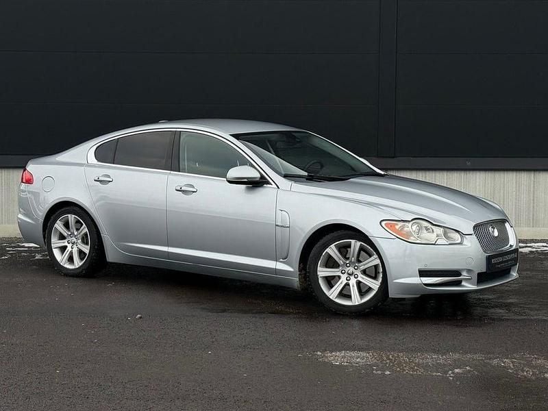 Begagnad Jaguar XF 241 HK (177 kW) 2010 Grå Sedan