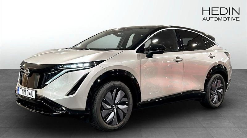 Silver (gold) Begagnad 2023 Nissan Ariya Advance SUV | 359 900 kr (Marknadspris) - Bild 1/4