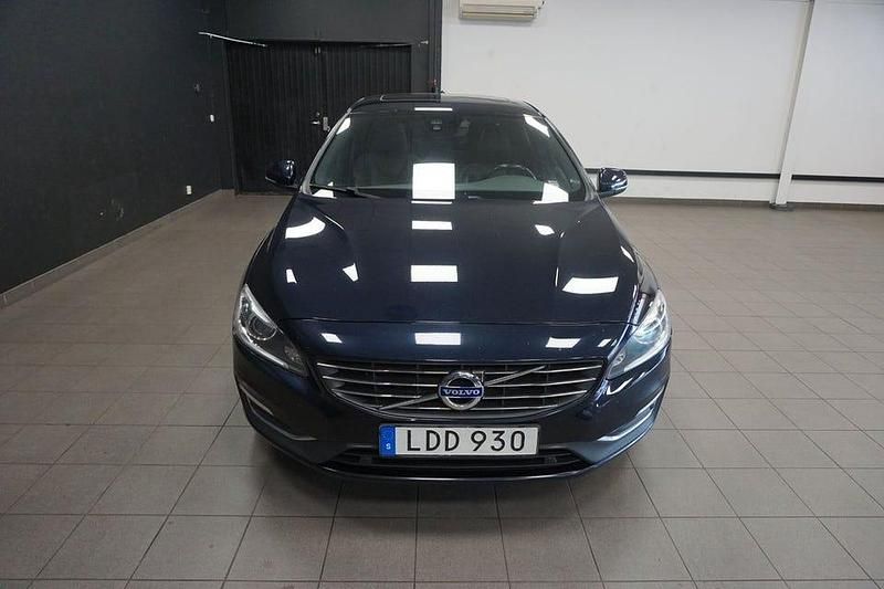 Begagnad Volvo S60 Summum 191 HK (140 kW) 2016 Mörkblå (blåmetallic) Sedan