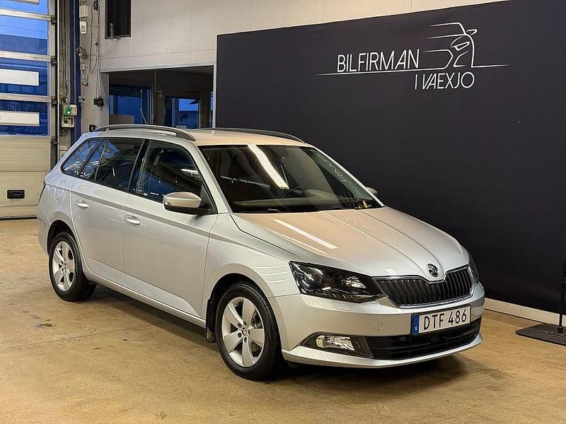 Silvermet Begagnad 2015 Skoda Fabia Style Kombi | 118 900 kr (Dyr) - Bild 1/4