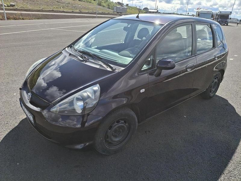 Begagnad 2007 Honda Jazz Halvkombi | 23 000 kr (Marknadspris) - Bild 1/4