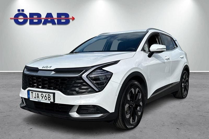 Vit Begagnad 2024 Kia Sportage Advance SUV | 429 900 kr (Marknadspris) - Bild 1/4