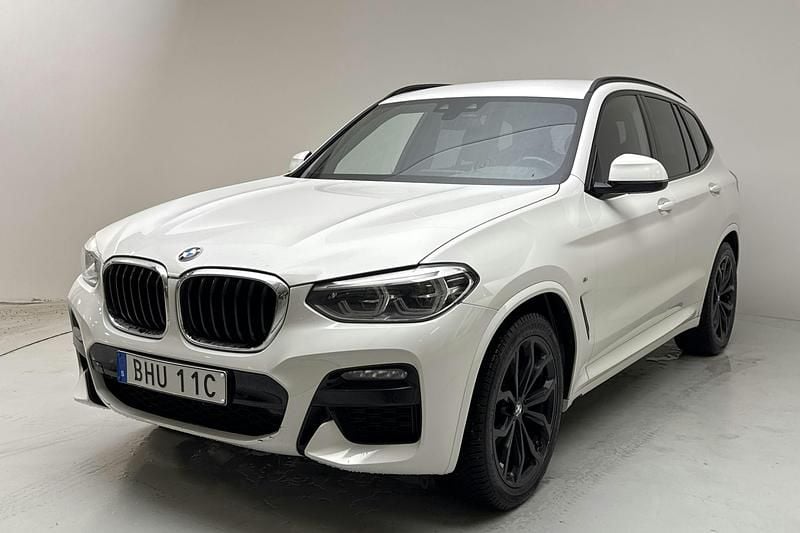 Vit Begagnad 2020 BMW X3 Performance SUV | 324 800 kr (Marknadspris) - Bild 1/4