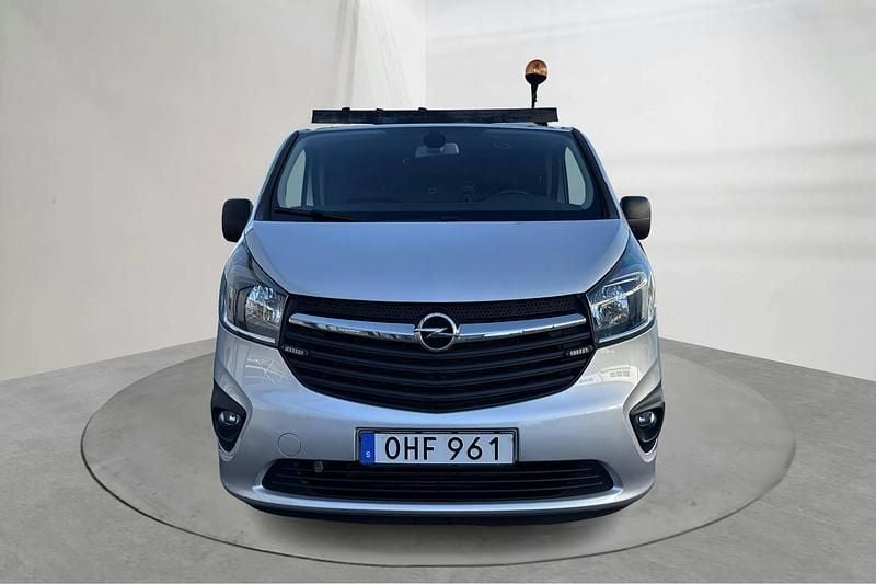 Begagnad Opel Vivaro 145 HK (106 kW) 2017 Grå Minibuss