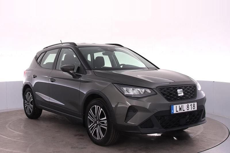 Grå Begagnad 2024 Seat Arona Style SUV | 229 000 kr (Dyr) - Bild 1/4