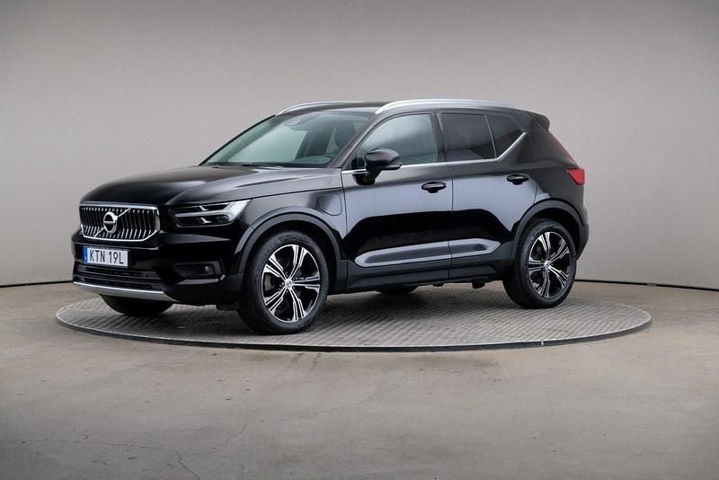 Svart (black (solid)) Begagnad 2020 Volvo XC40 Inscription SUV | 319 000 kr (Bra pris) - Bild 1/4