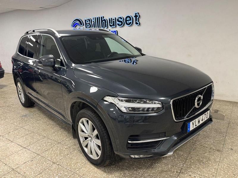 Grå Begagnad 2019 Volvo XC90 Momentum SUV | 314 900 kr (Superpris) - Bild 1/4