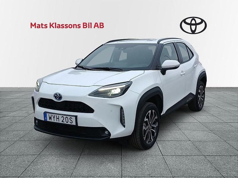 Vit Begagnad 2023 Toyota Yaris Cross Active SUV | 279 000 kr (Marknadspris) - Bild 1/4