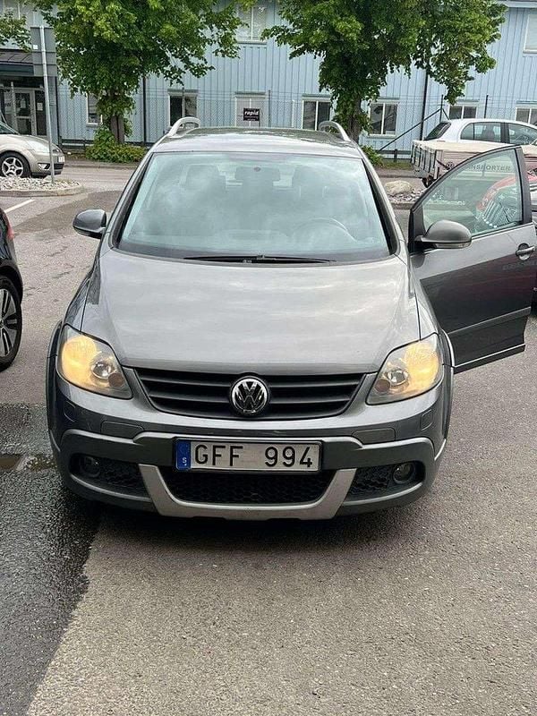 Grå Begagnad 2007 VW Golf V Halvkombi | 26 000 kr (Dyr) - Bild 1/4