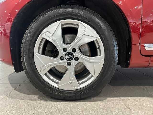 Begagnad Volvo XC60 Standard 220 HK (161 kW) 2016 Röd SUV