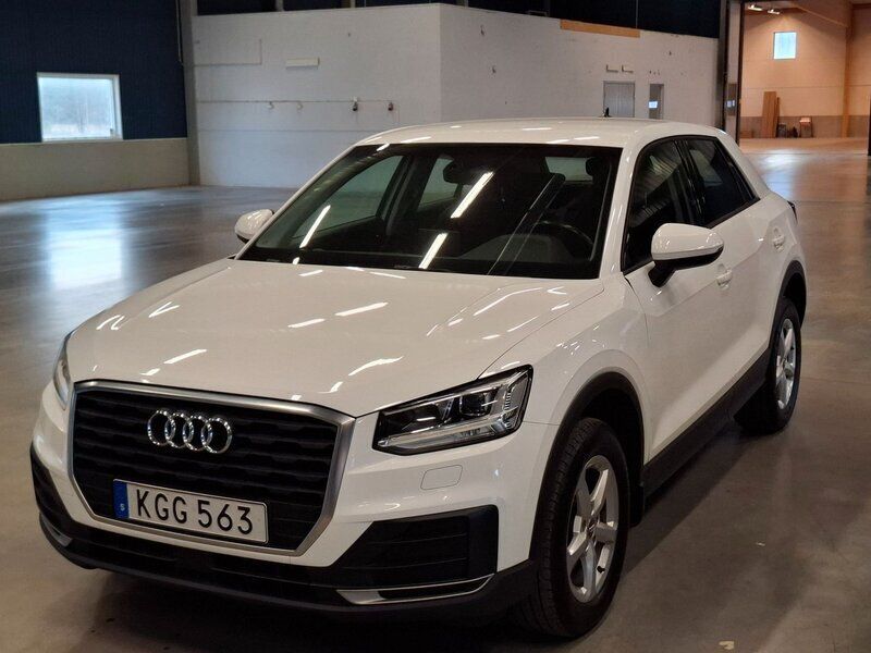 Vit Begagnad 2018 Audi Q2 Proline SUV | 159 900 kr (Marknadspris) - Bild 1/4