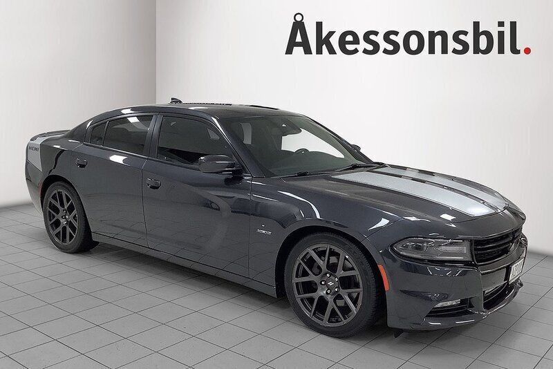 Mörkgrå Begagnad 2016 Dodge Charger Sedan | 319 000 kr (Dyr) - Bild 1/4