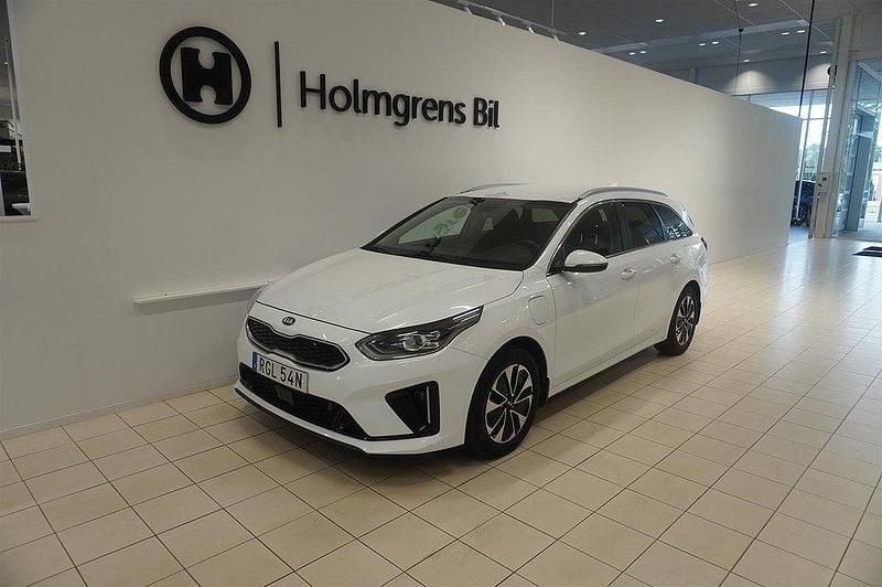Vit Begagnad 2021 Kia Ceed Sportswagon Kombi | 219 900 kr (Marknadspris) - Bild 1/4