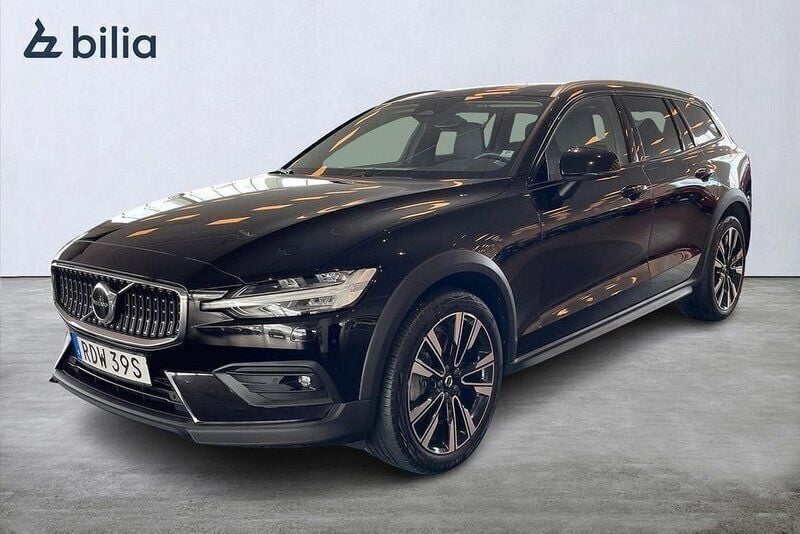 Svart Begagnad 2023 Volvo V60 CC Plus Kombi | 379 900 kr (Bra pris) - Bild 1/3