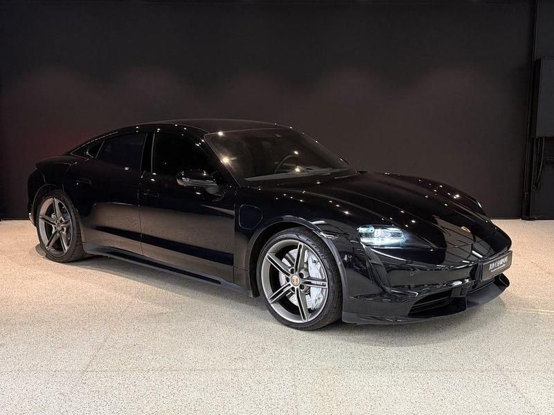 Begagnad Porsche Taycan Turbo 500 kW (680 HK) 2020 Svart Sedan