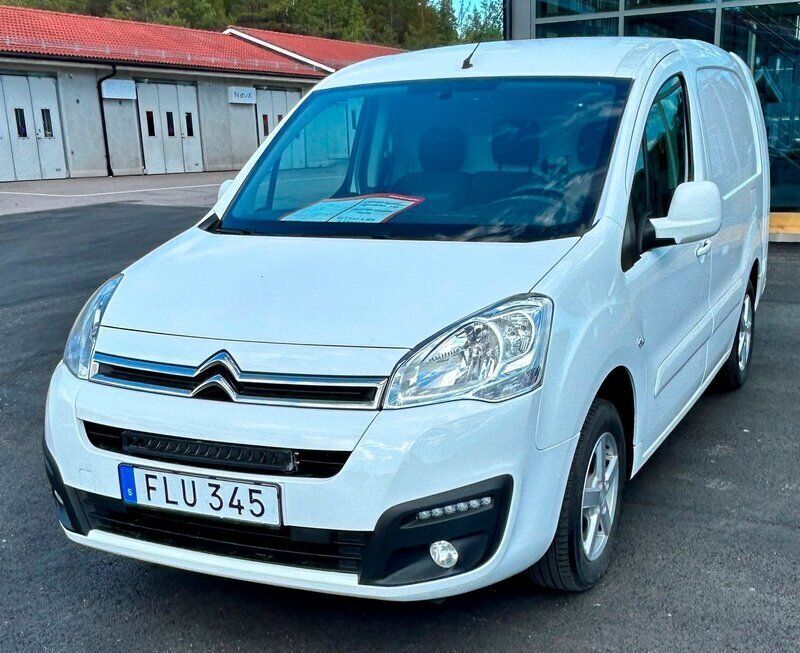 Vit Begagnad 2018 Citroën Berlingo Minibuss | 94 900 kr (Marknadspris) - Bild 1/4
