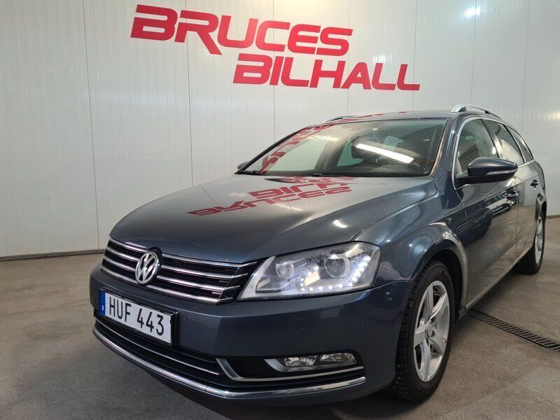Grå Begagnad 2012 VW Passat Sportline Kombi | 119 900 kr (Dyr) - Bild 1/4