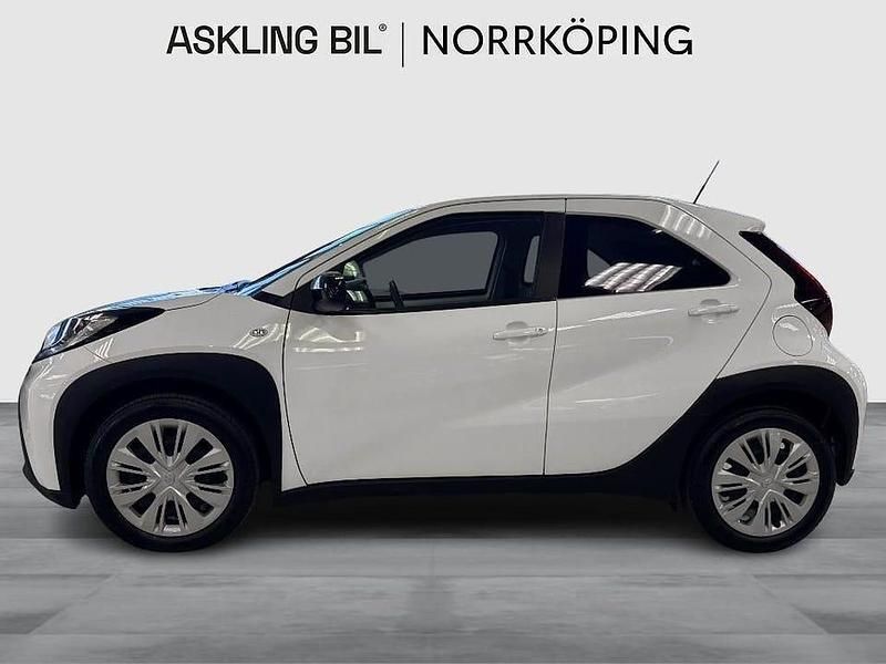 Begagnad Toyota Aygo X Play 72 HK (52 kW) 2022 Vit SUV