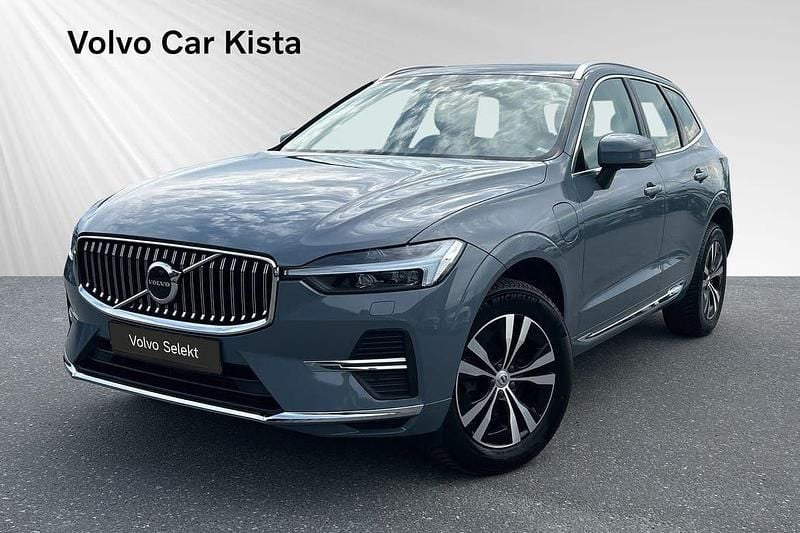 Grå Begagnad 2023 Volvo XC60 Core SUV | 439 900 kr (Bra pris) - Bild 1/3