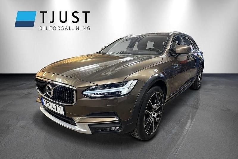 Brun Begagnad 2017 Volvo V90 CC Inscription Kombi | 329 000 kr (Bra pris) - Bild 1/4